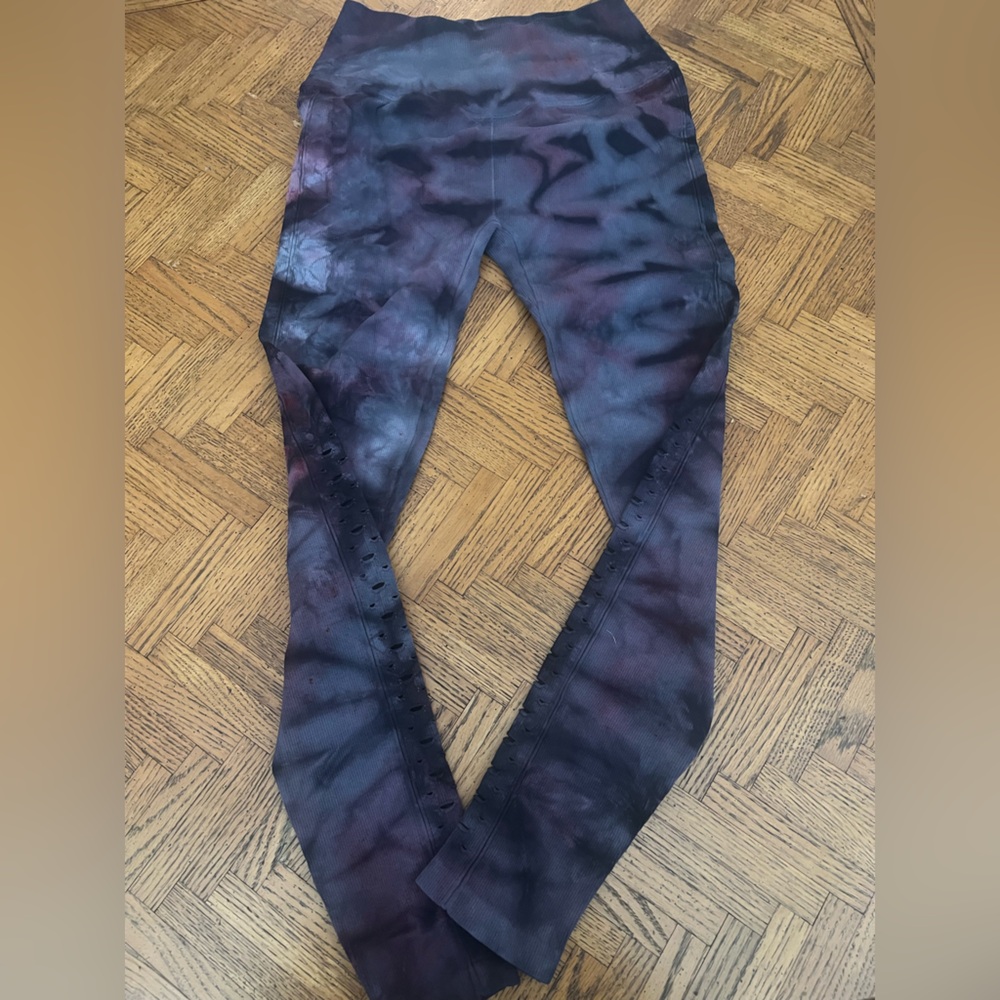 Spiritual Gangster purple Tie-Dye Leggings - Picture 4 of 6